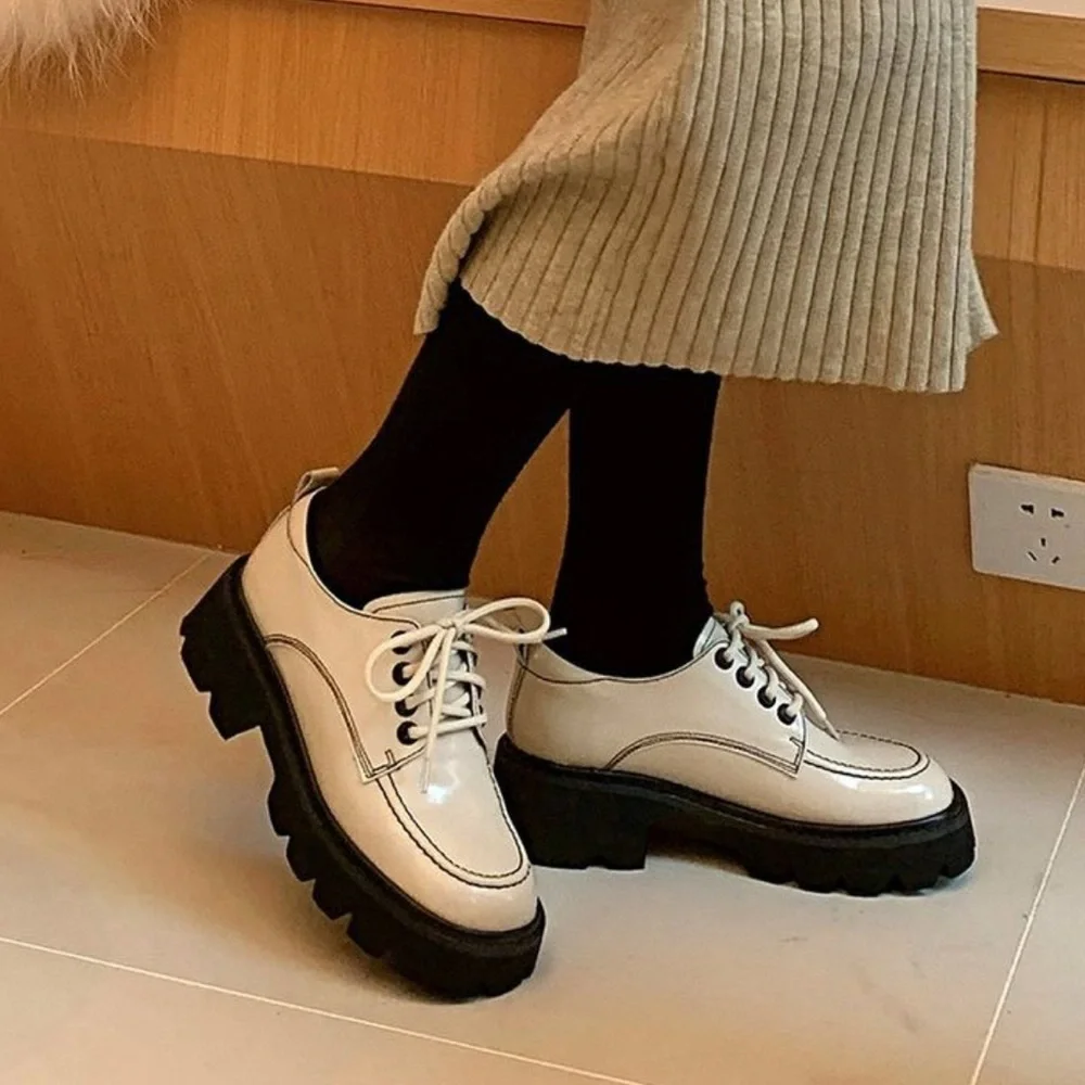 Journee Collection Women Zina Oxford Lace-Up Lug Sole Loafer Shoes Size 6 WD NIB - Picture 5 of 14